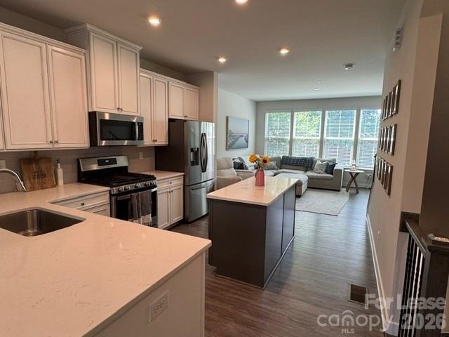 428 W Tremont Avenue - Photo 4