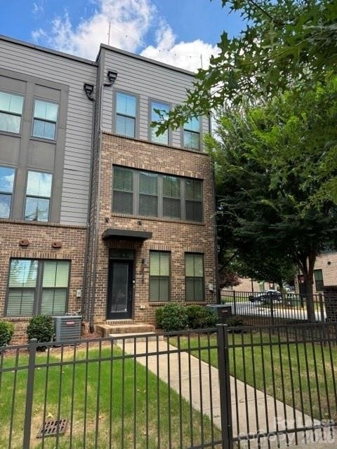 428 W Tremont Avenue - Photo 32