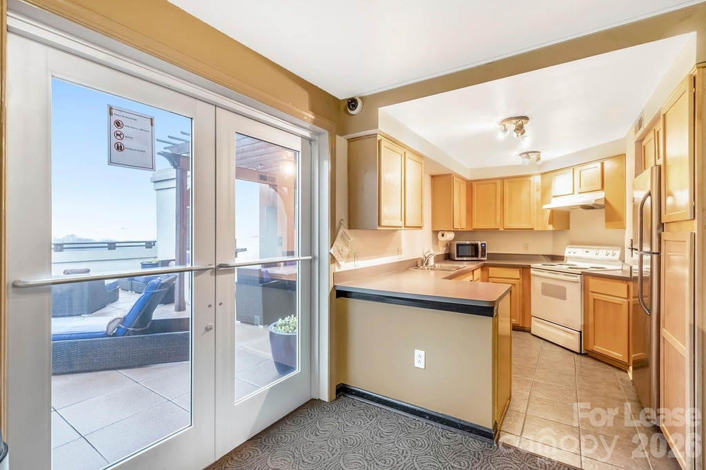 718 W Trade Street - Photo 41