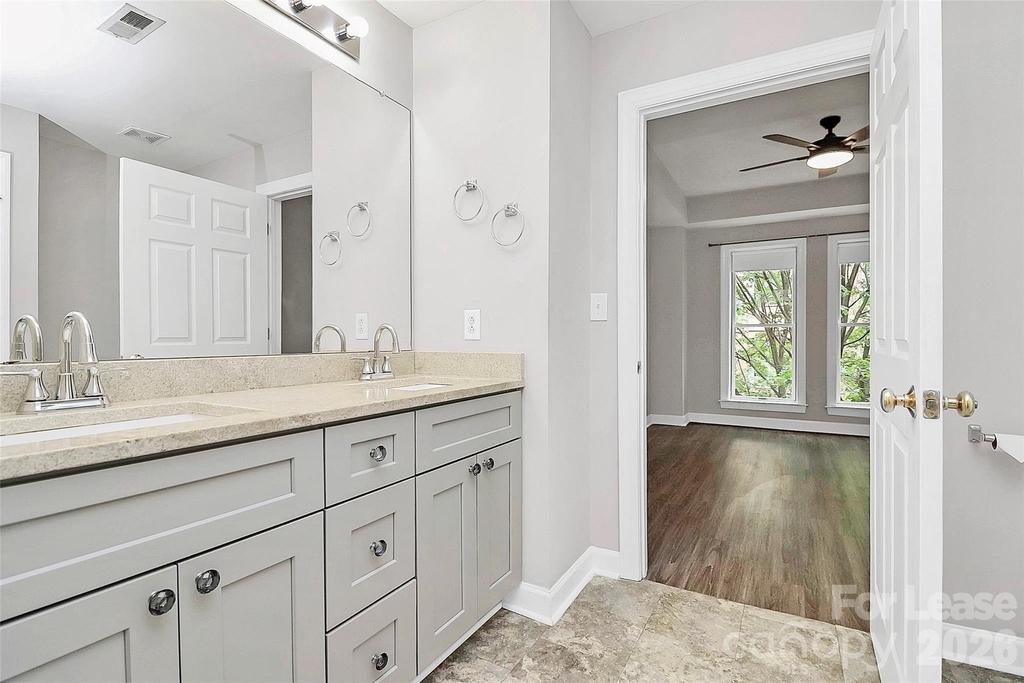 718 W Trade Street - Photo 30