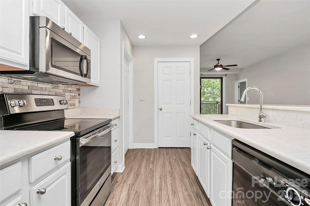 718 W Trade Street - Photo 16