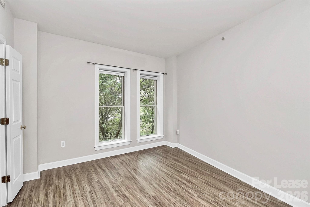 718 W Trade Street - Photo 31