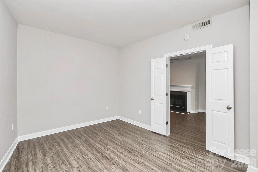 718 W Trade Street - Photo 33