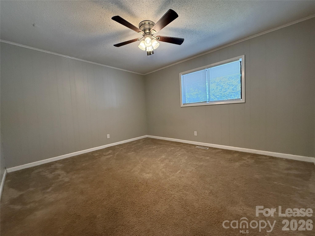 155 W College Street - Photo 17