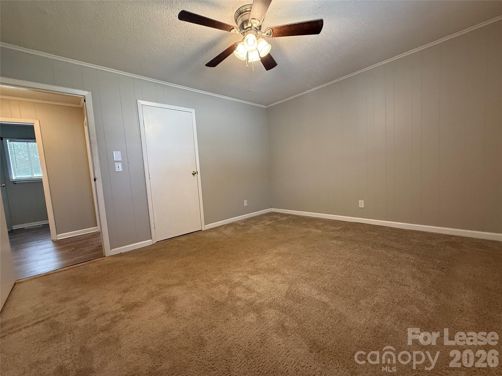 155 W College Street - Photo 18