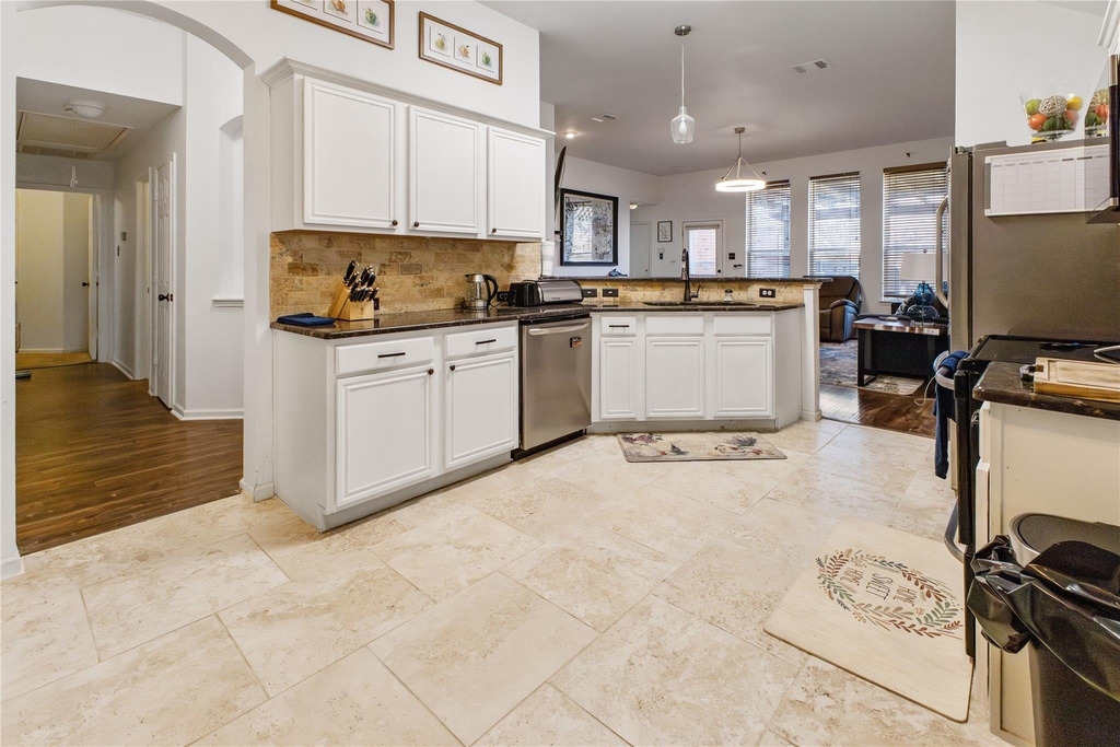 2016 Piedmont Drive - Photo 3