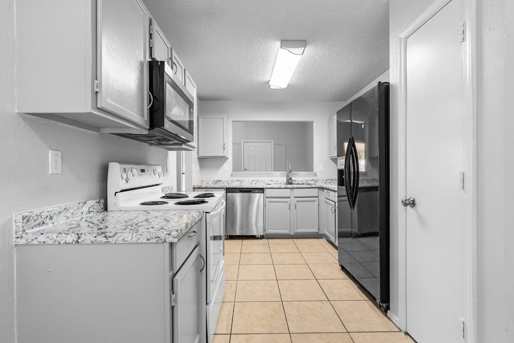 8713 Elbe Trail - Photo 2
