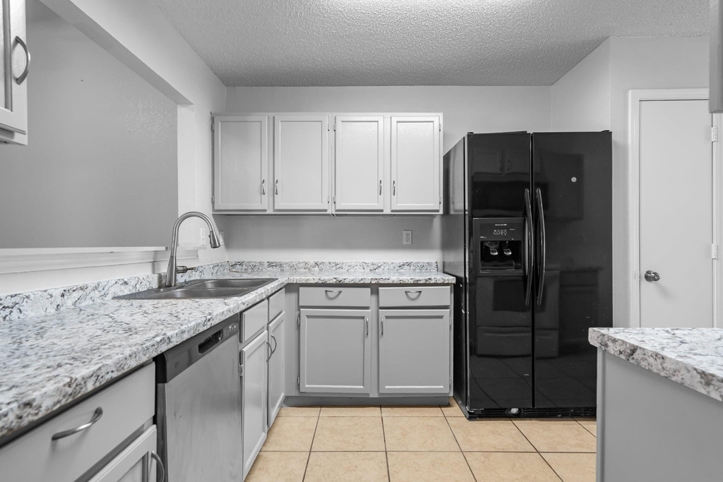 8713 Elbe Trail - Photo 3