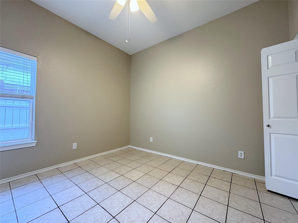 6415 Redstone Drive - Photo 15