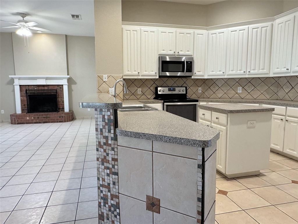 6415 Redstone Drive - Photo 7