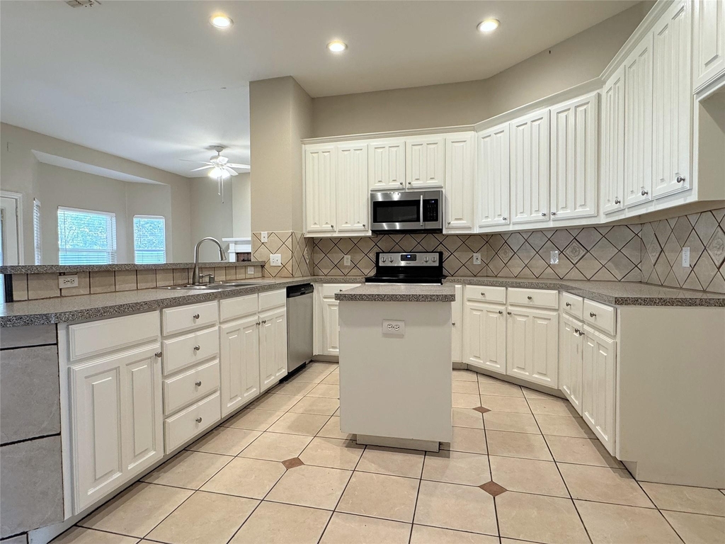 6415 Redstone Drive - Photo 5