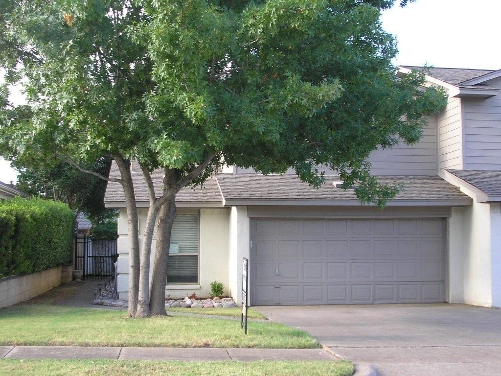 224 Wayside Court - Photo 0