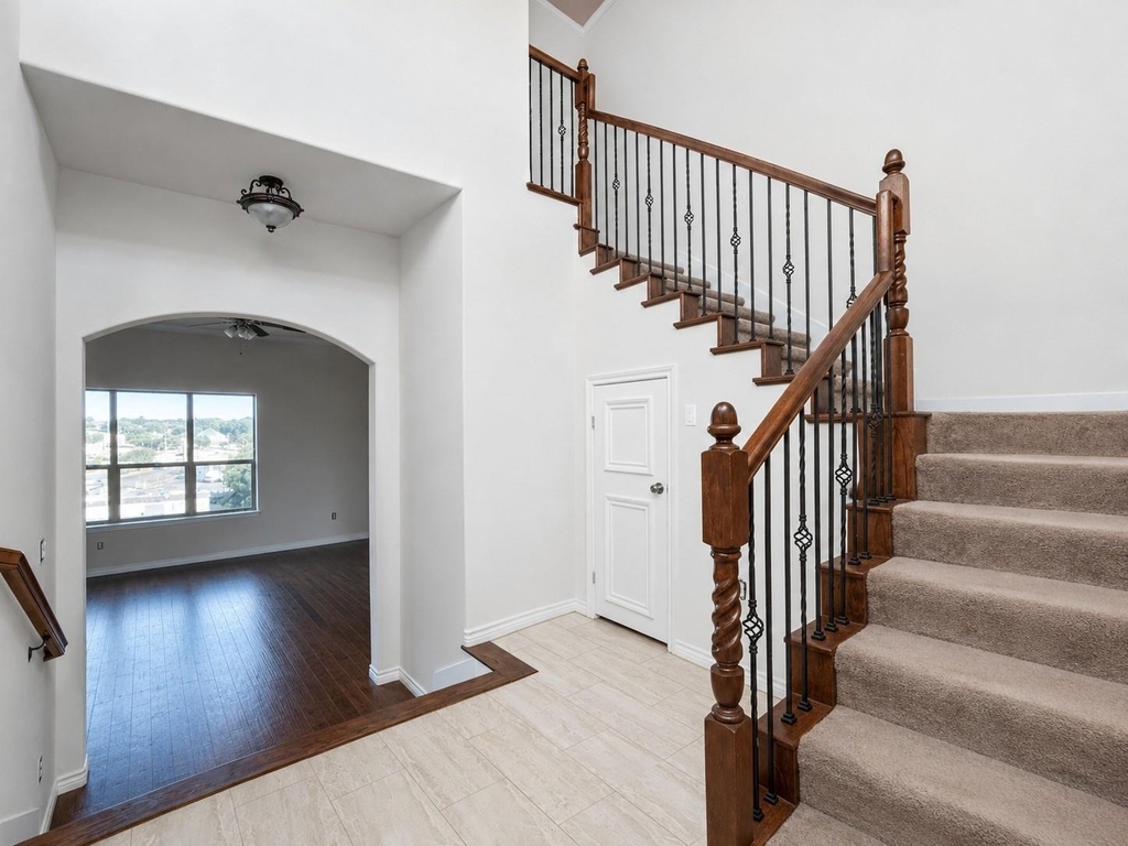 2361 Novin Drive - Photo 3