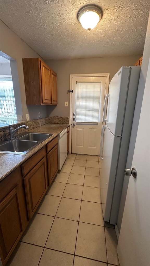 1221 Abrams Road - Photo 4