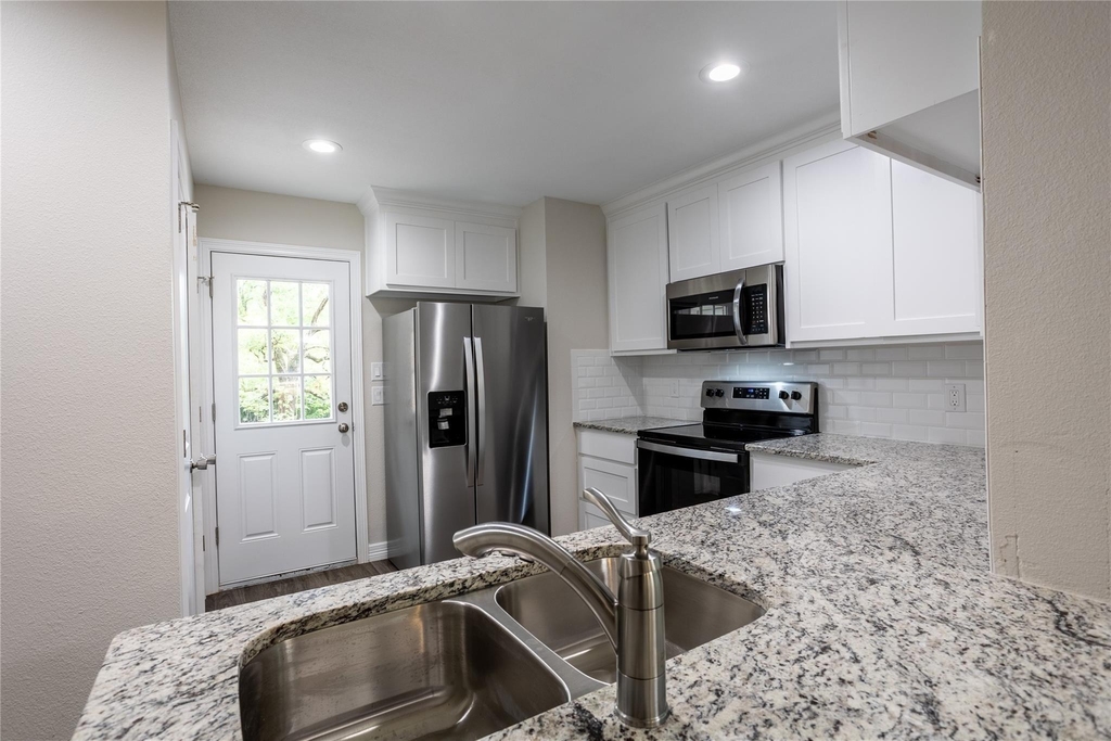 430 E Hull Street - Photo 4
