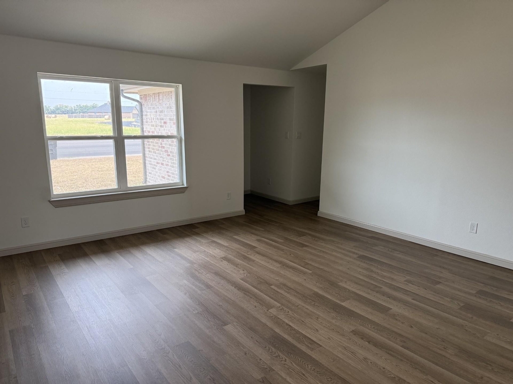 402 N Nolan River Road - Photo 2