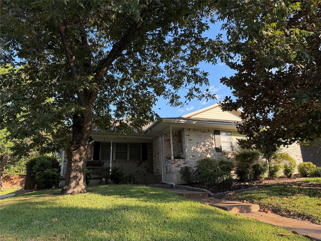 2323 Springhill Drive - Photo 0