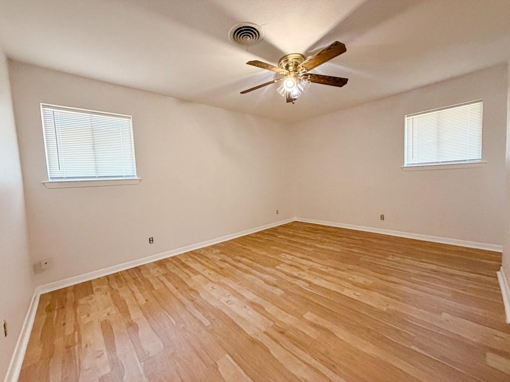 5720 Walla Avenue - Photo 10