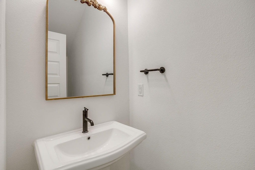 708 Pheasant Run Street - Photo 29