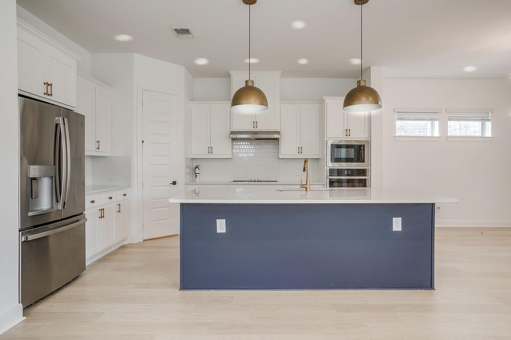708 Pheasant Run Street - Photo 8
