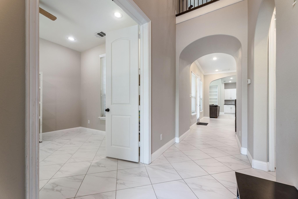782 Windsor Road - Photo 3