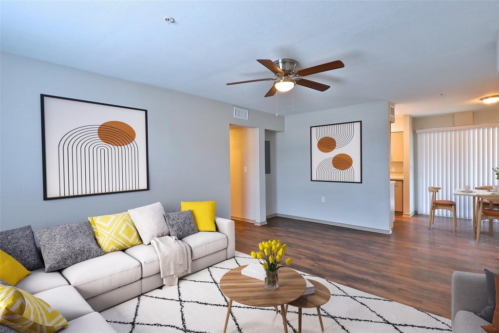 2800 Sayles Boulevard - Photo 7