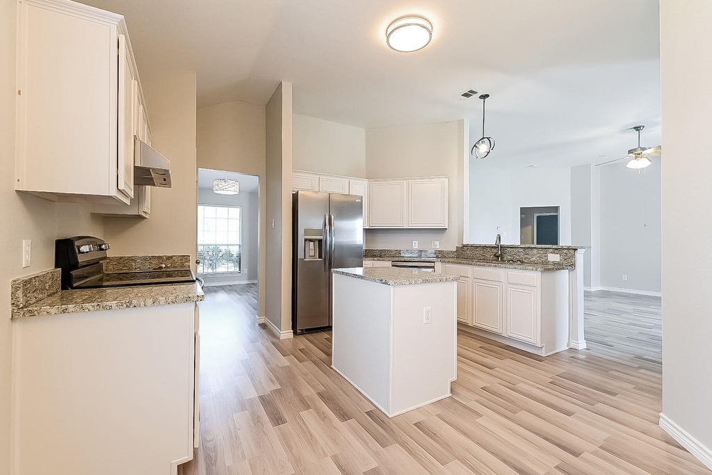 1731 Reynolds Street - Photo 8