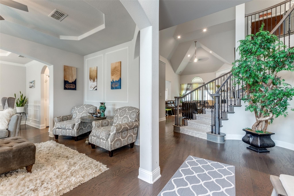 1412 Baynes Drive - Photo 4