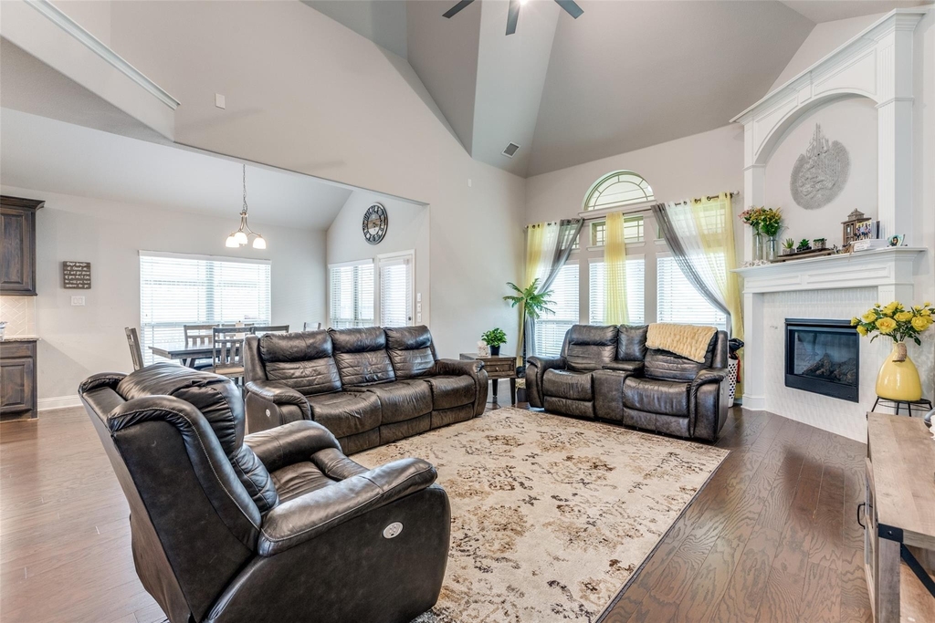 1412 Baynes Drive - Photo 8