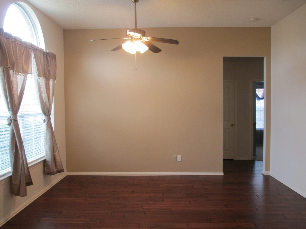 6005 Jewel Drive - Photo 9