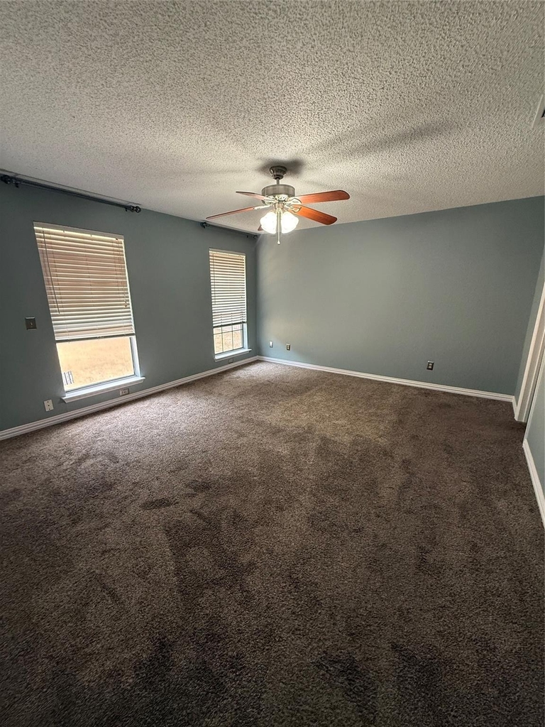 605 Baker Street - Photo 6