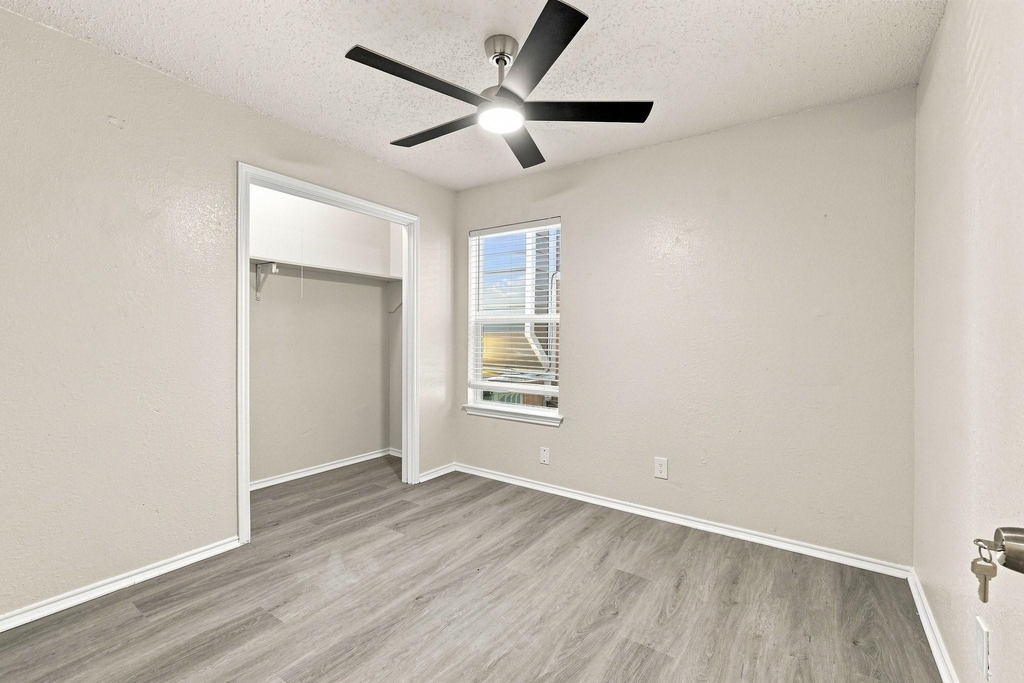 8133 Foxfire Lane - Photo 4