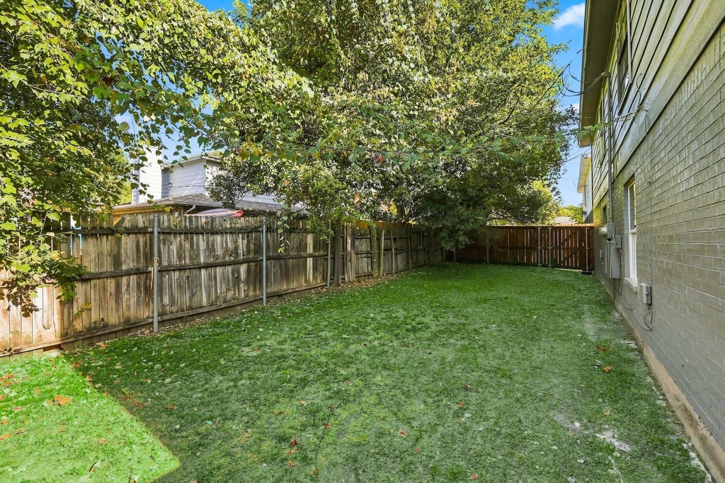 8133 Foxfire Lane - Photo 10