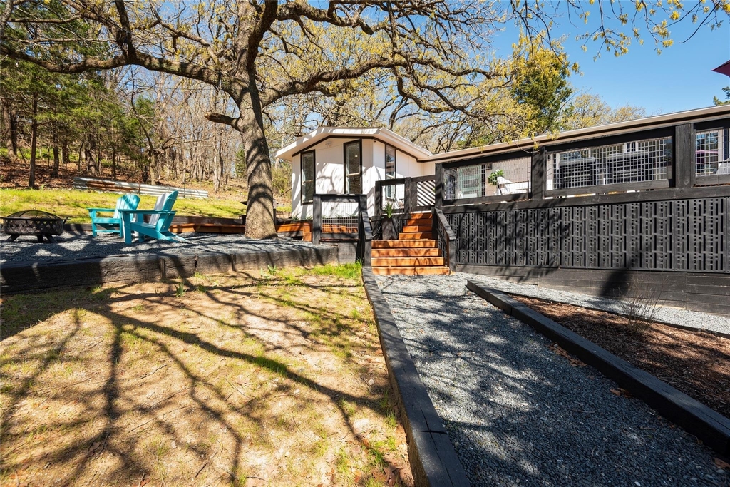 251 Queens Drive - Photo 8