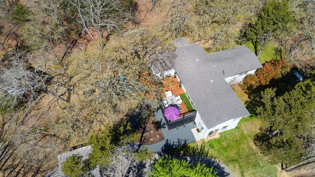 251 Queens Drive - Photo 1