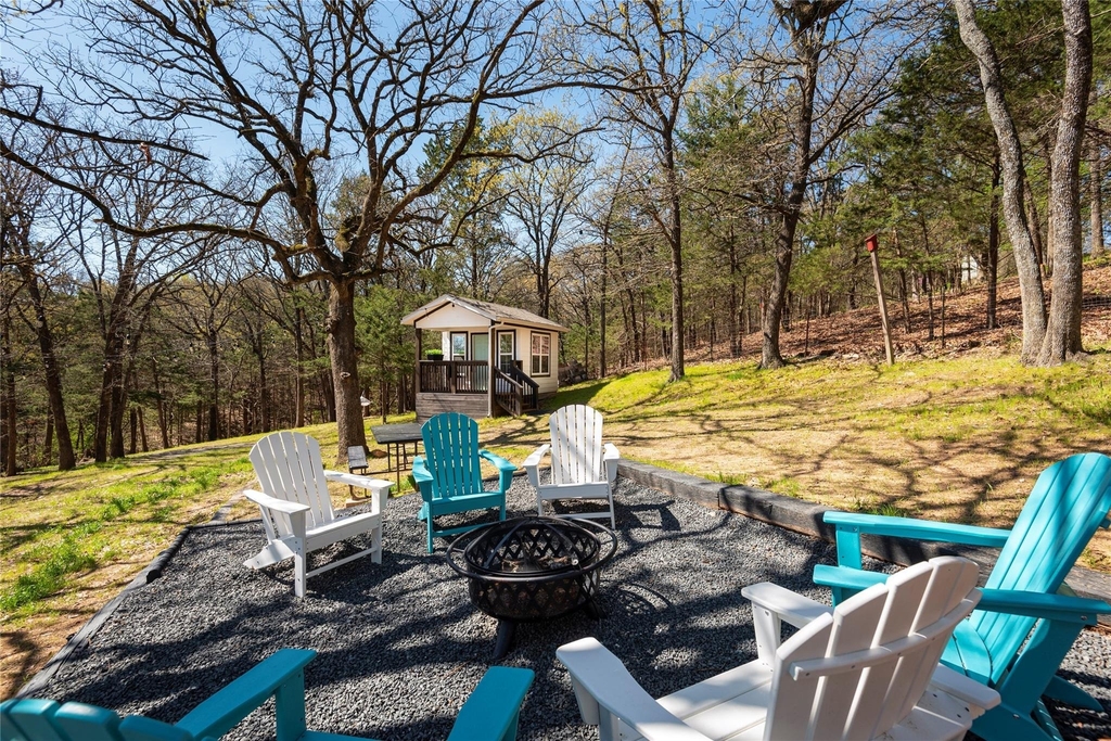 251 Queens Drive - Photo 9