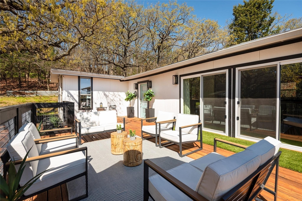 251 Queens Drive - Photo 11