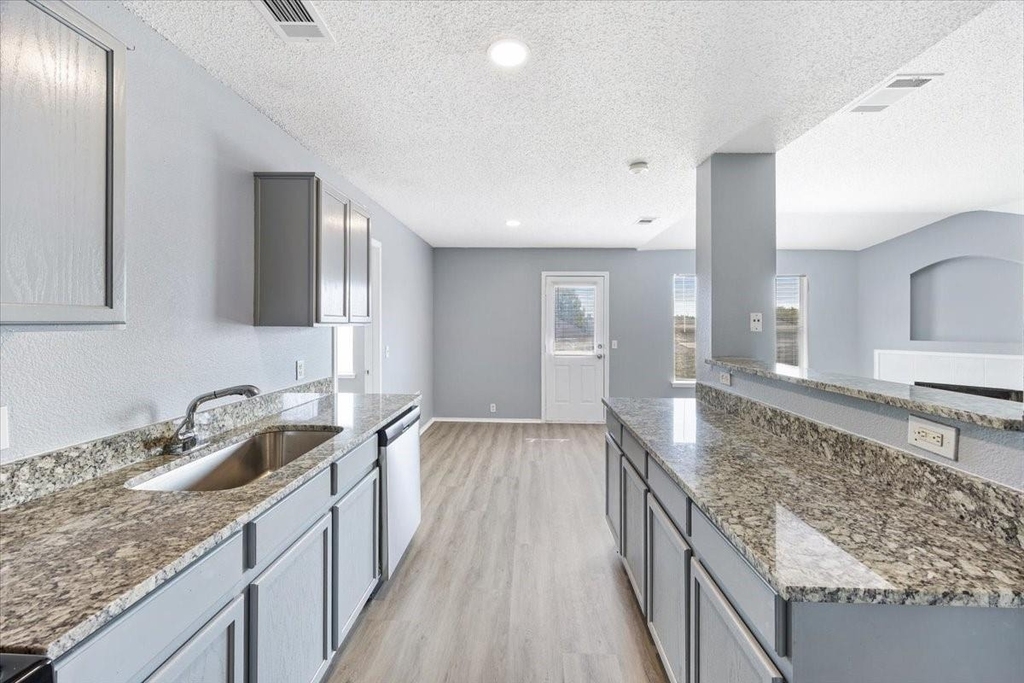 1506 Waters Edge Drive - Photo 24