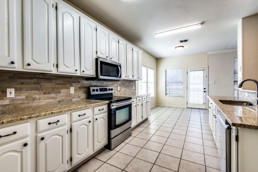 5121 Timber Park Drive - Photo 8