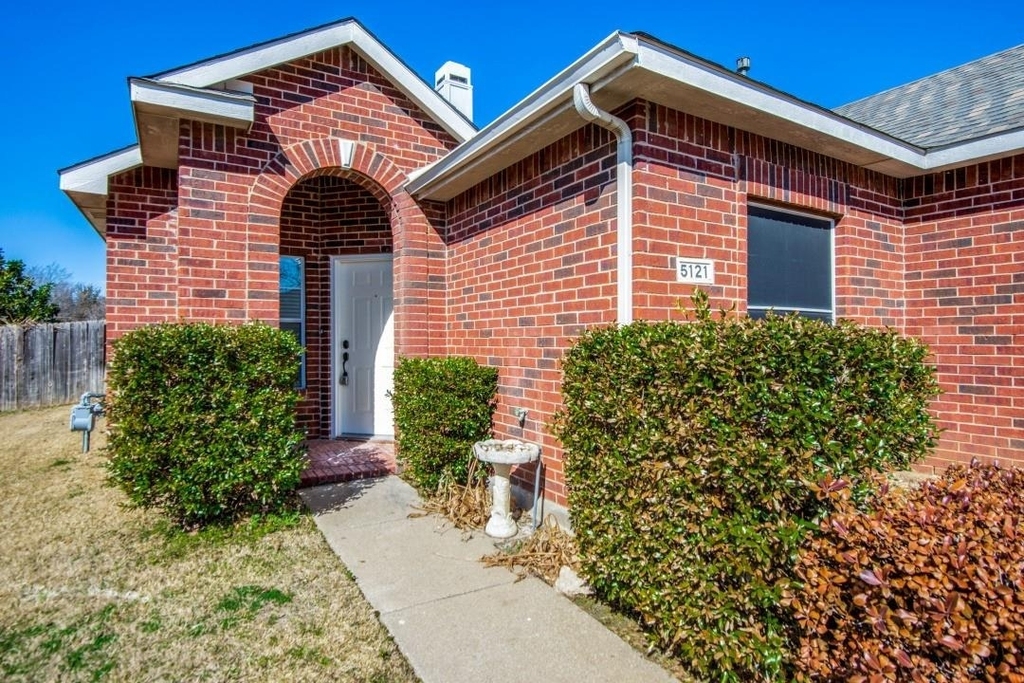 5121 Timber Park Drive - Photo 2