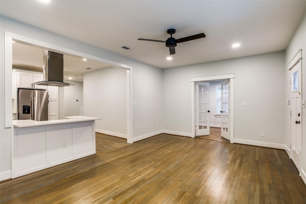 619 Pembroke Avenue - Photo 12