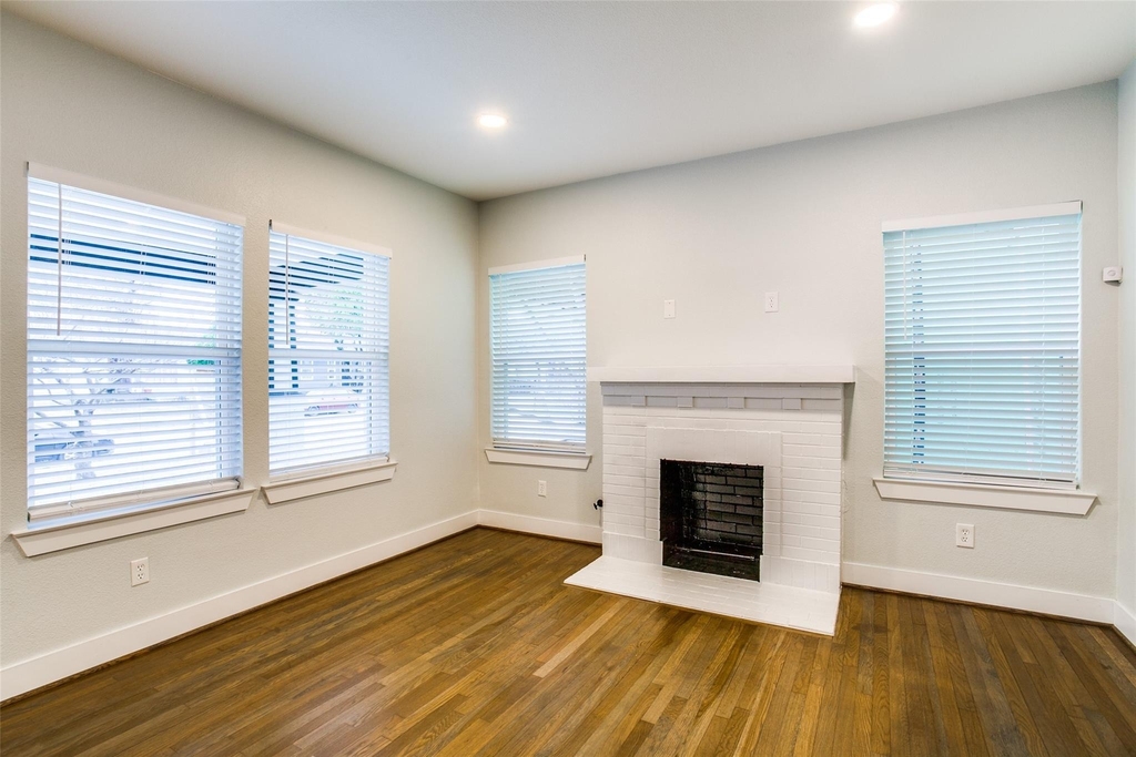 619 Pembroke Avenue - Photo 10