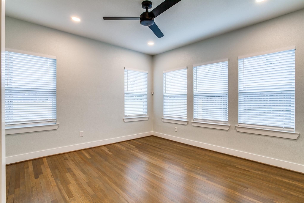 619 Pembroke Avenue - Photo 19
