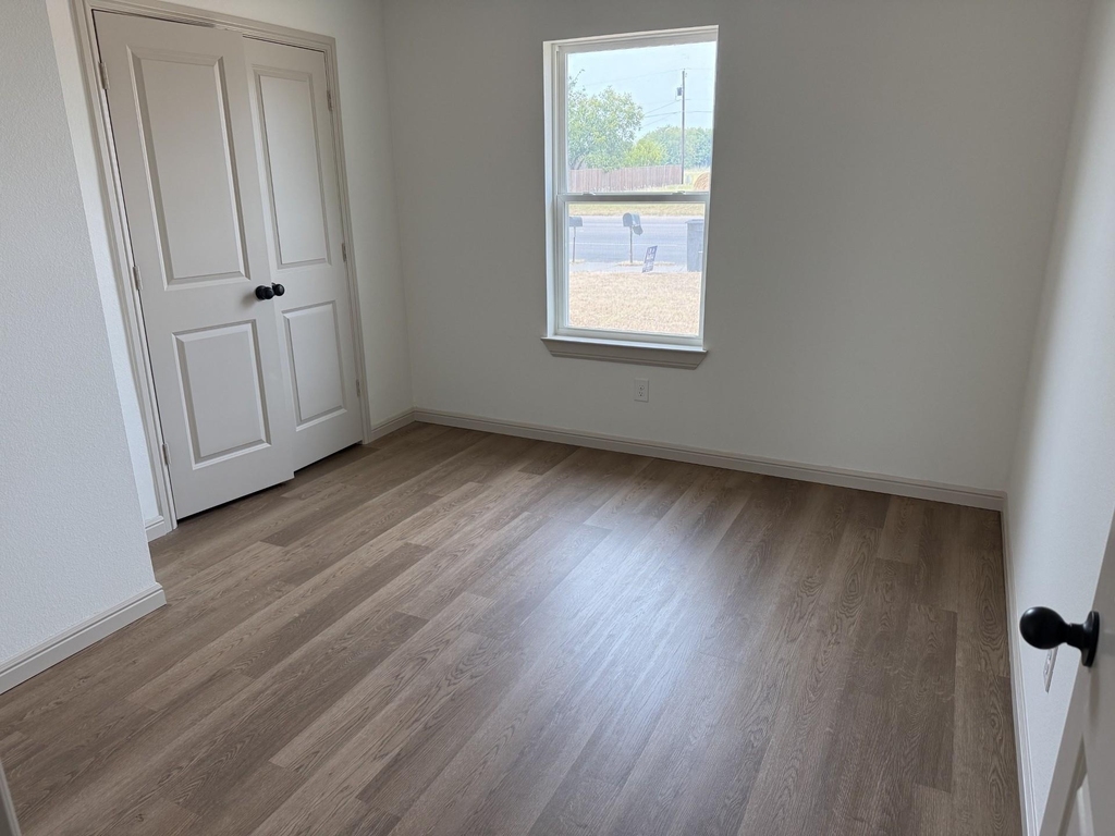 402 N Nolan River Road - Photo 10