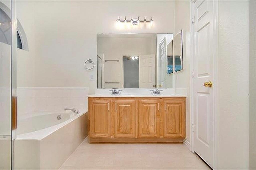 8409 Island Court - Photo 9