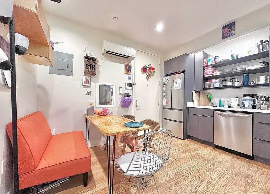 189 Johnson Avenue - Photo 3