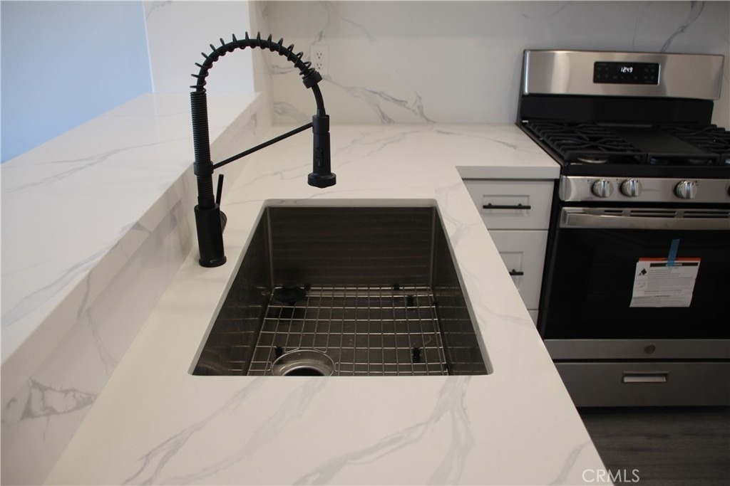 3326 W Orange - Photo 6