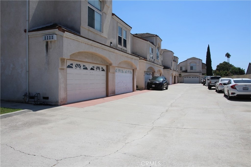3326 W Orange - Photo 1