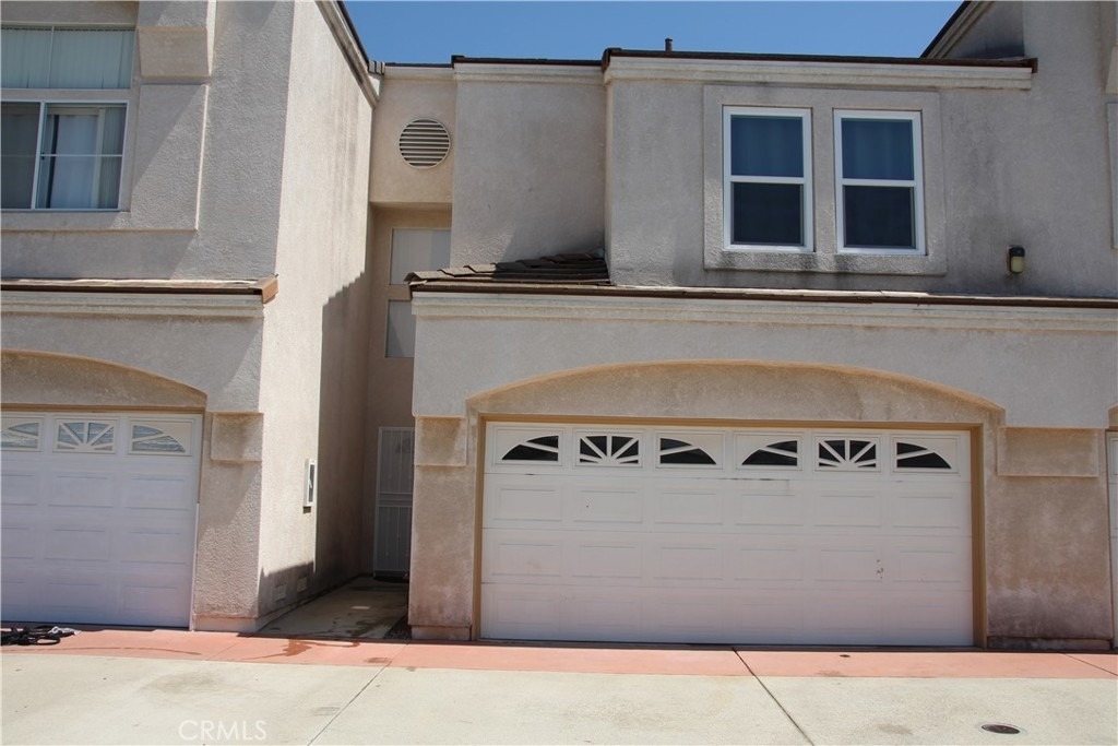 3326 W Orange - Photo 0
