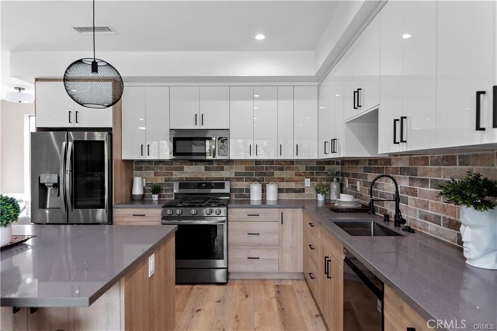 11858 W Flower Lane - Photo 9